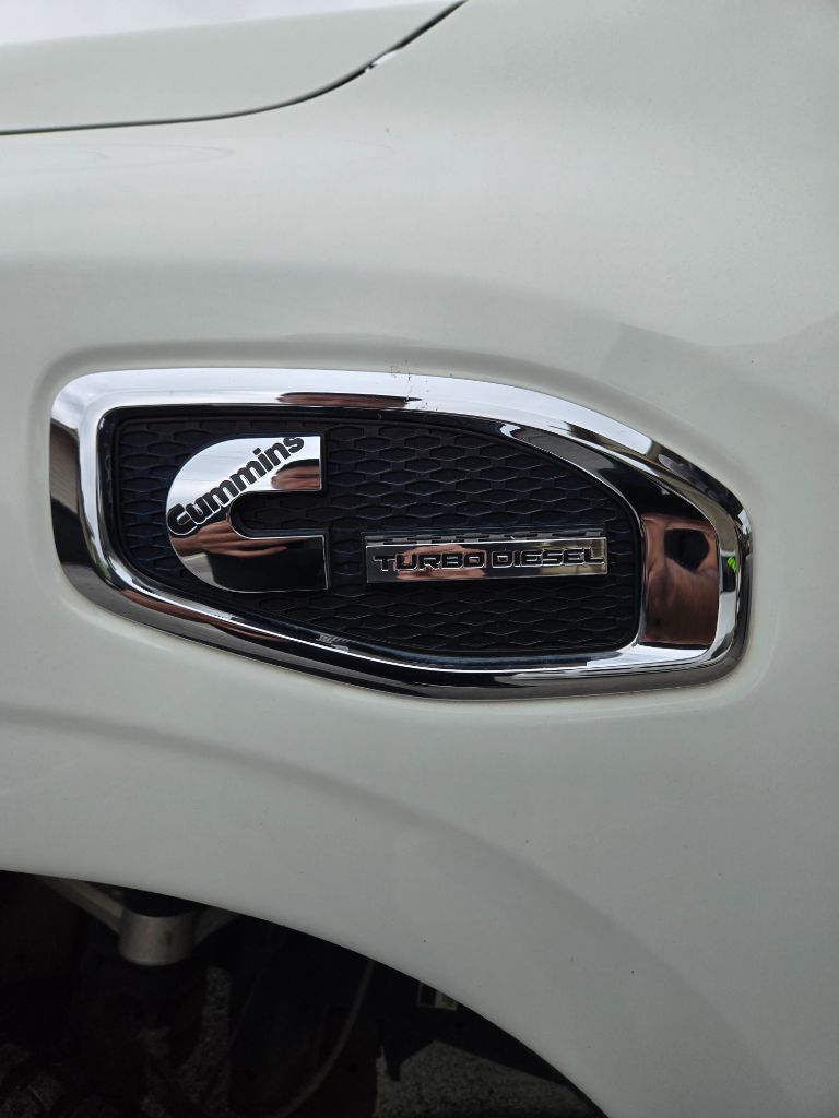 2017 Nissan Titan XD SV - Photo 10
