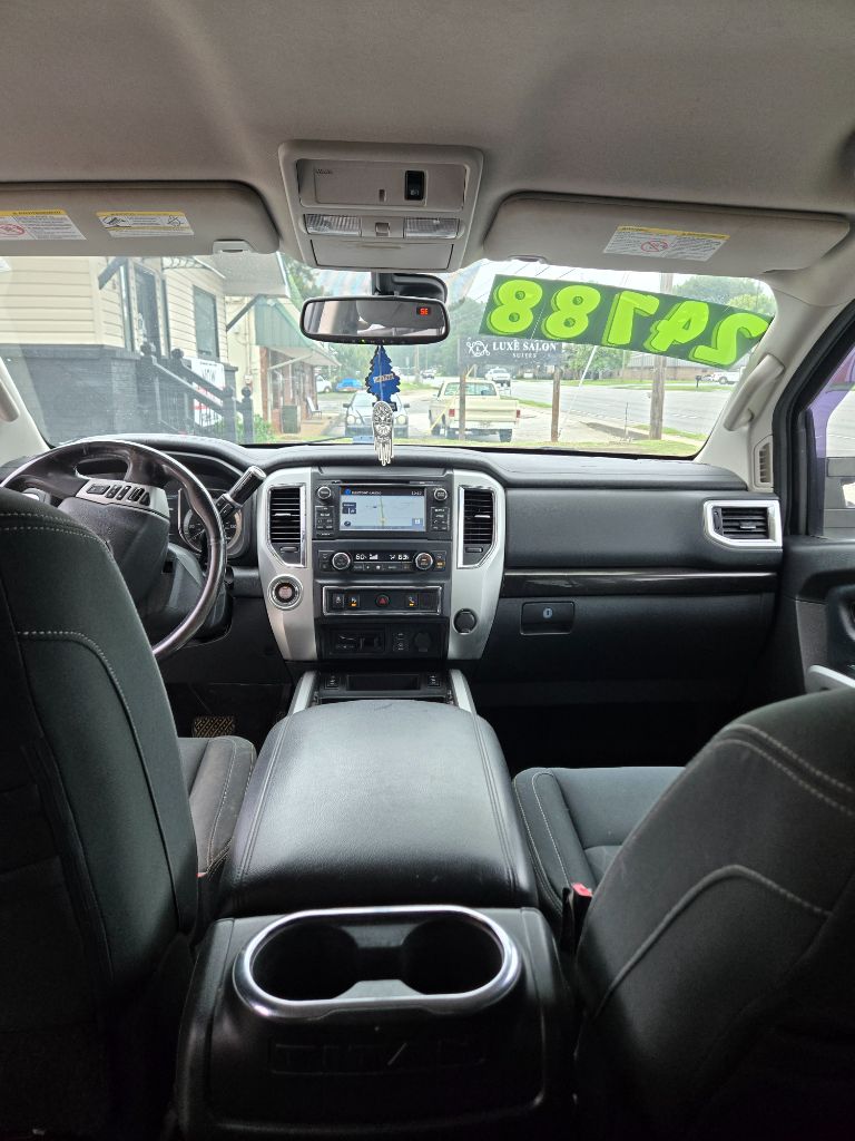 2017 Nissan Titan XD SV - Photo 7