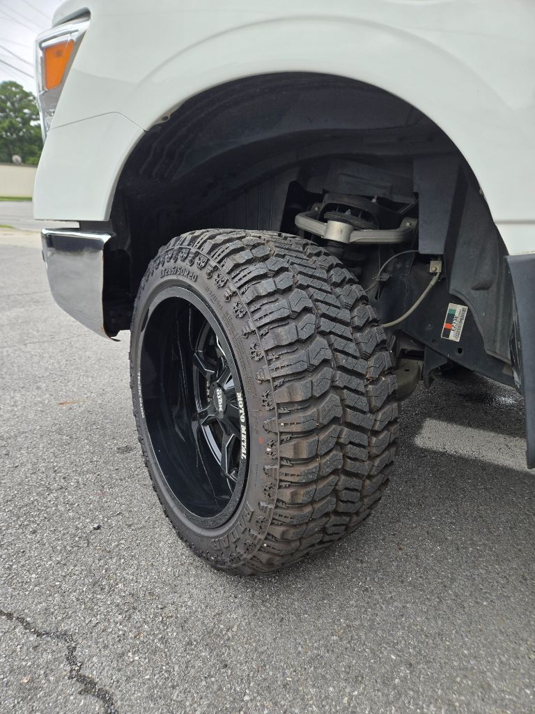 2017 Nissan Titan XD SV - Photo 8